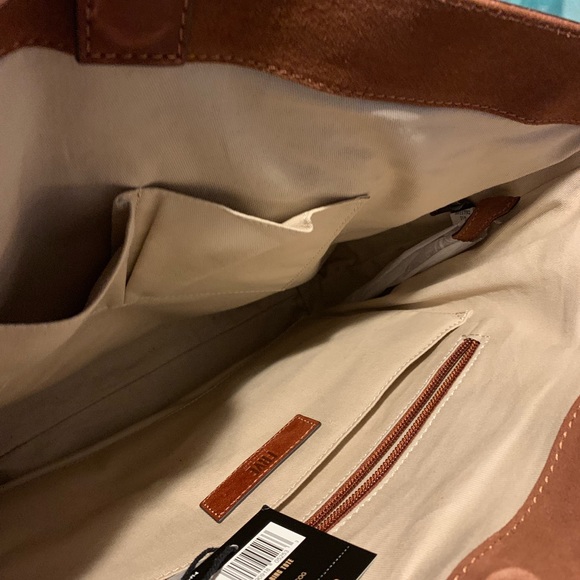 Frye Ring cognac leather Tote NWT Beautiful!! - Picture 4 of 5
